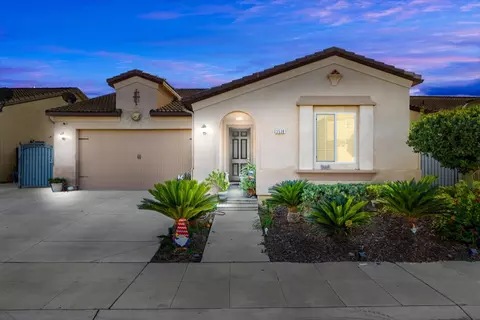 3538 Flint Ave, Clovis, CA 93619