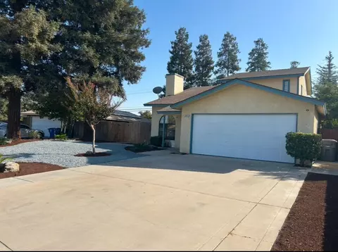 2413 Sarah Cir, Selma, CA 93662