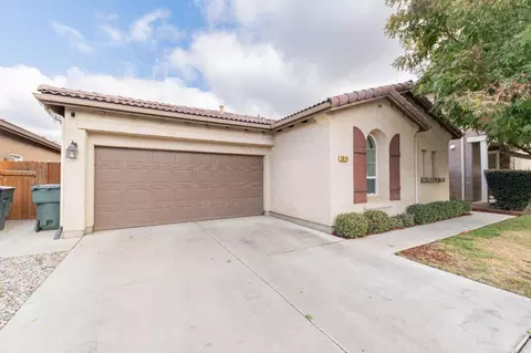 3914 W Flagstaff Ave, Visalia, CA 93291