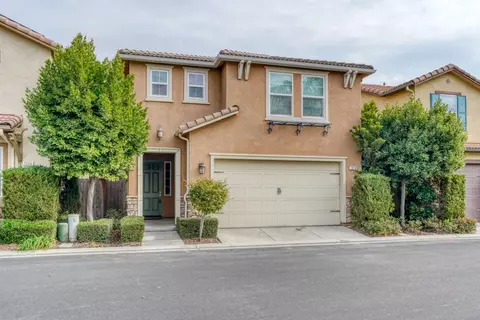 7078 N Trendsetter Dr, Fresno, CA 93711