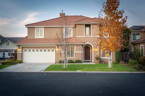 10844 E Swift Ave, Clovis, CA 93619