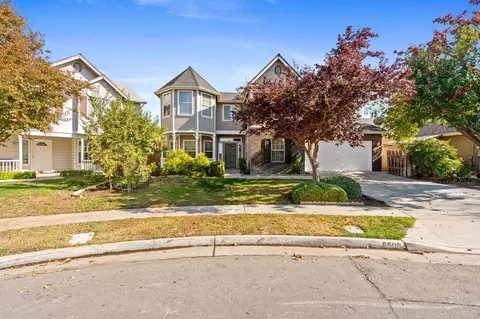 6506 N Carnegie Ave, Fresno, CA 93722