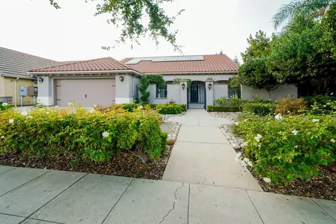1840 N Sanders Ave, Clovis, CA 93619