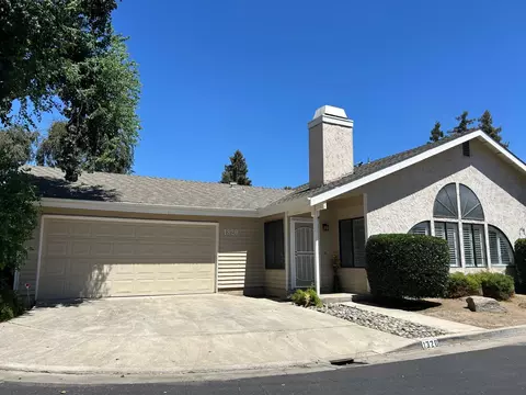 1320 E Vassar Dr, Visalia, CA 93292