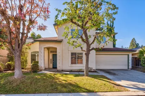 545 E Driftwood Dr, Fresno, CA 93730