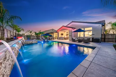 982 Highland Rd W, Madera, CA 93636