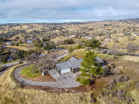 28329 River Road Way, Madera, CA 93636
