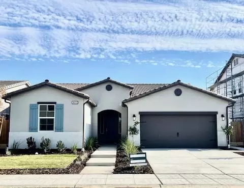 885 Huckleberry Rd S, Madera, CA 93636