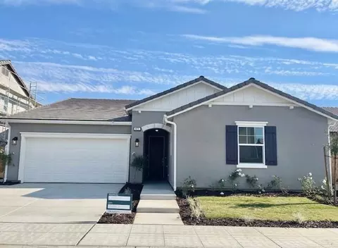871 Huckleberry Rd S, Madera, CA 93636