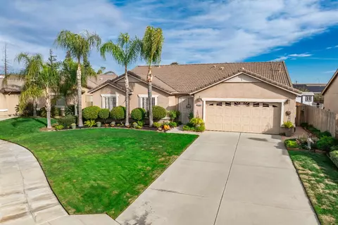 2286 N Saratoga Ave, Fresno, CA 93722