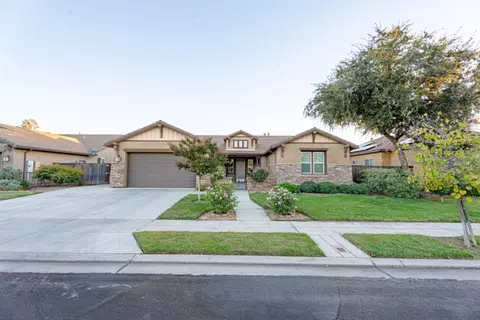 3368 Beverly Ave, Clovis, CA 93619