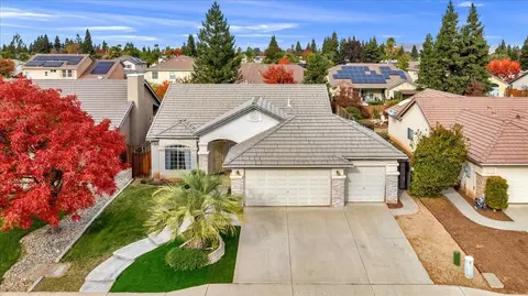 1911 Cromwell Ave, Clovis, CA 93611