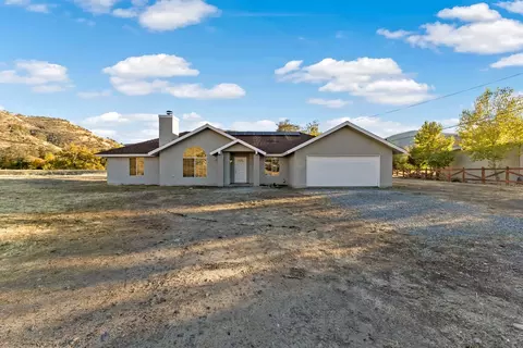 6063 Dogwood Dr, Sanger, CA 93657