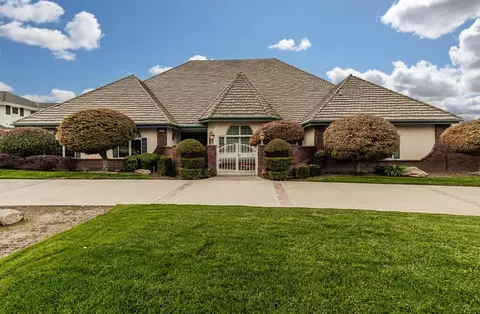 310 W Bluff Ave, Fresno, CA 93711