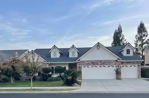 684 Loyola Ave, Clovis, CA 93619