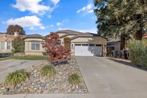 1346 E Dorothea, Visalia, CA 93292
