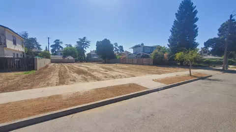 242 N Yosemite Ave, Fresno, CA 93701
