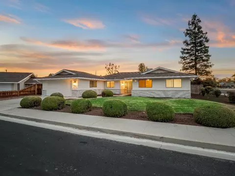 1012 1st St, Clovis, CA 93612
