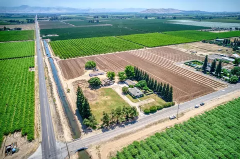 7068 S Englehart, Reedley, CA 93654