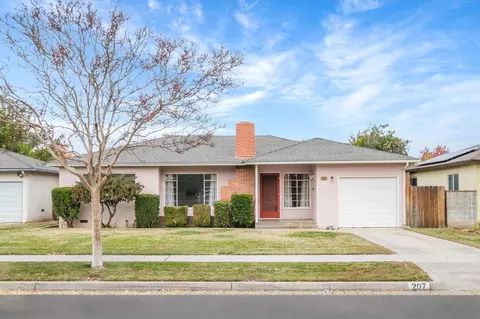 207 E Fountain Way, Fresno, CA 93704