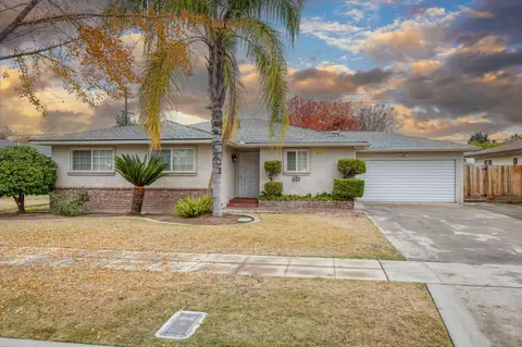 2331 E Saginaw Way, Fresno, CA 93726