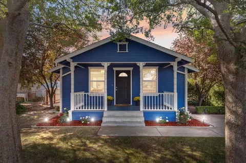 220 Sunnyside Ave, Clovis, CA 93611