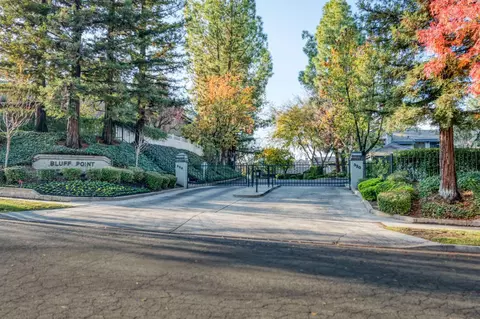 320 W Bluff Ave #105, Fresno, CA 93711