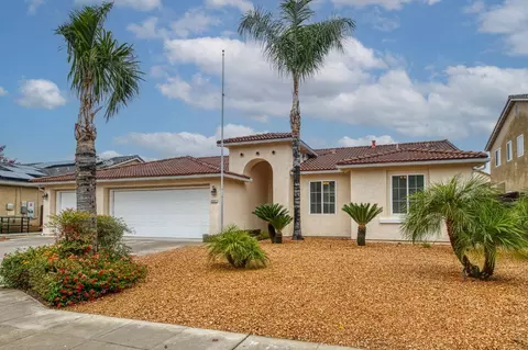 2931 Wrenwood Ave, Clovis, CA 93611