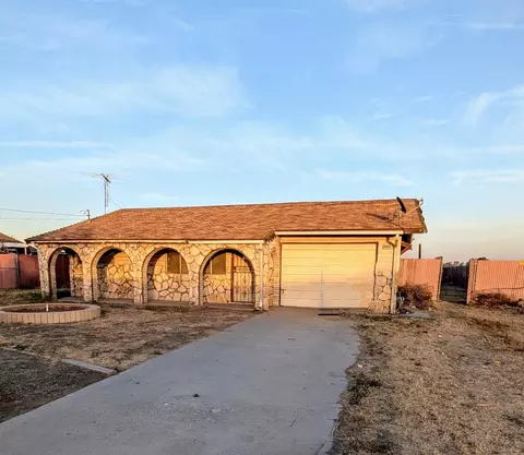 20864 S Garfield Ave, Riverdale, CA 93656