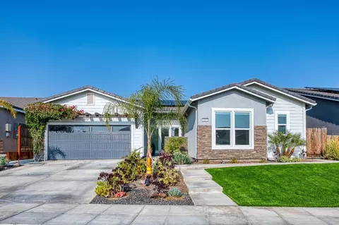 845 Groveland Ave W, Madera, CA 93636