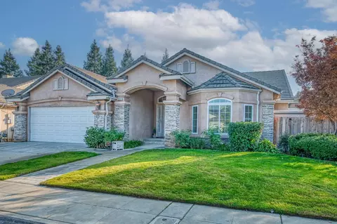 2517 E Plymouth Way, Fresno, CA 93720