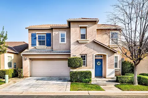 1983 N Miramar Ln, Clovis, CA 93619