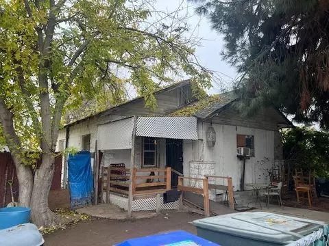 2037 S 4th St, Fresno, CA 93702