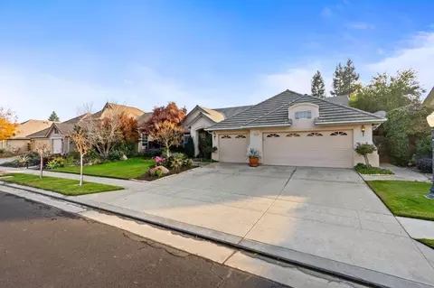 2922 Morris Ave, Clovis, CA 93611