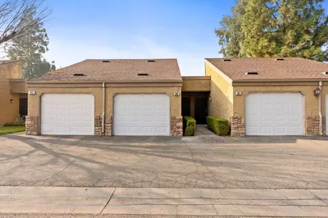 7166 N Fruit Ave #186, Fresno, CA 93711