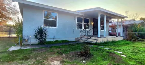 2206 E Hedges Ave, Fresno, CA 93703