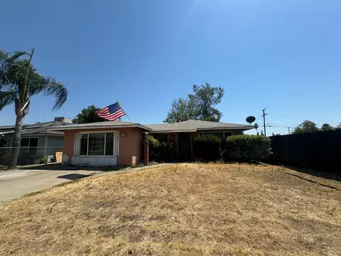 1114 E Cleveland Ave, Madera, CA 93638