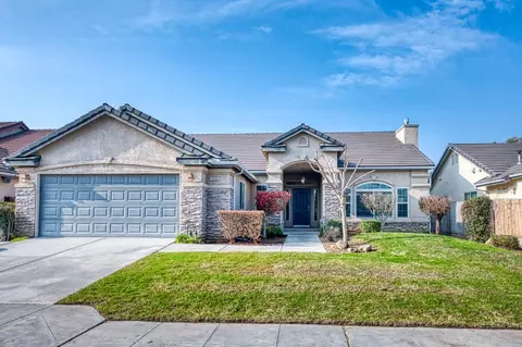 7694 N Paula Ave, Fresno, CA 93720