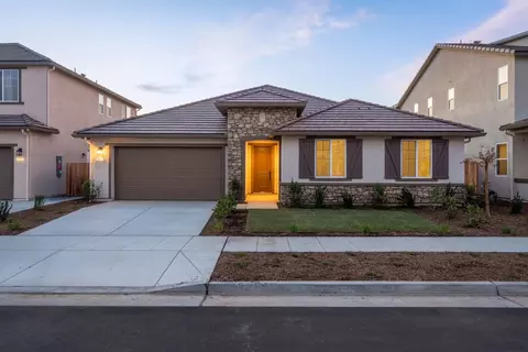 2071 N Laverne Ave, Fresno, CA 93727