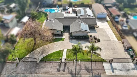 5870 E Midwick Ln, Fresno, CA 93727