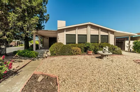 17411 Bluewater Bay Ln, Friant, CA 93626