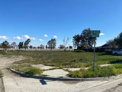 2 Scaggs Ave, Tranquillity, CA 93668