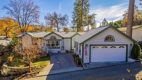 43555 Highway 41 #B4, Oakhurst, CA 93644