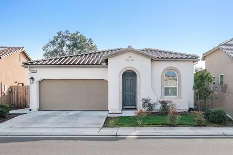 3898 Portals, Clovis, CA 93619