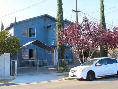 267 N 9th St, Fresno, CA 93702