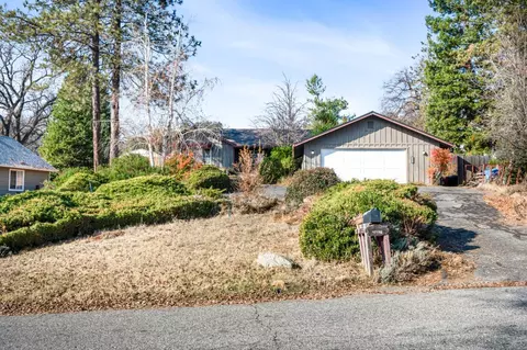 40446 Goldside Dr, Oakhurst, CA 93644