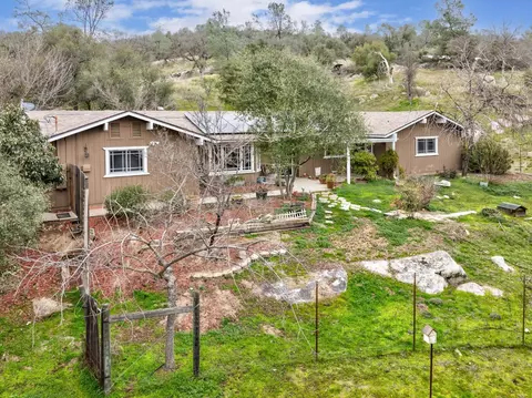 41925 Longhollow Dr, Coarsegold, CA 93614