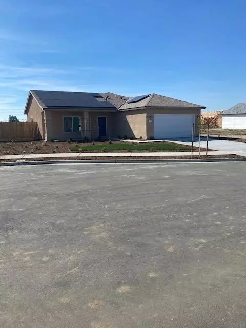 1183 S Creekside Pl W, Porterville, CA 93257