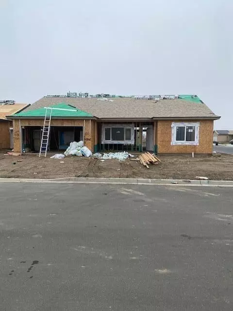 1121 Cottage Pl E, Porterville, CA 93257