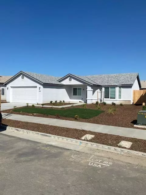 1152 S Creekside Pl W, Porterville, CA 93257